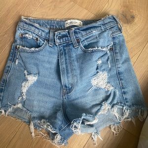 Abercrombie high rise mom short size 2